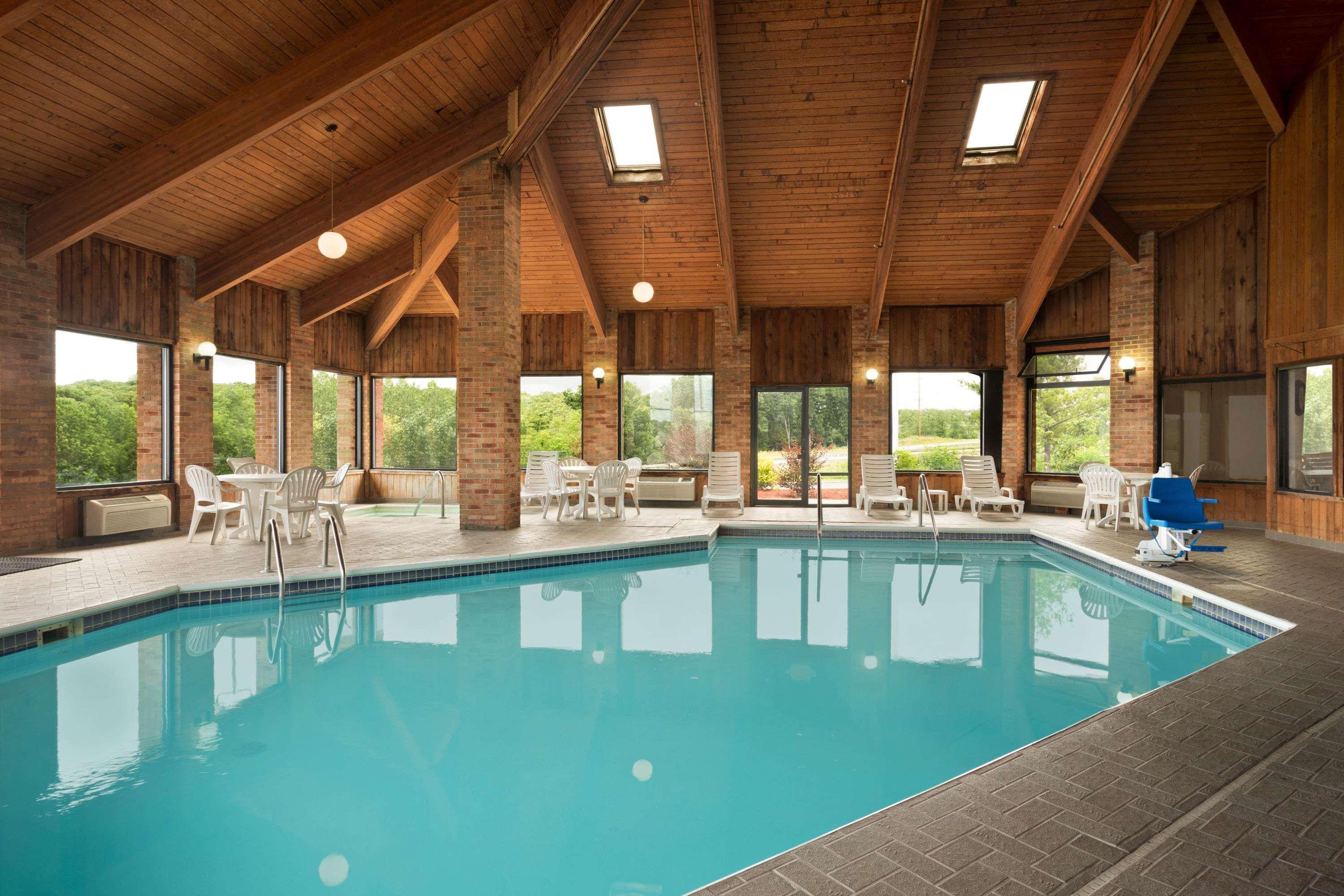 Hotel Baymont By Wyndham Warrenton Esterno foto
