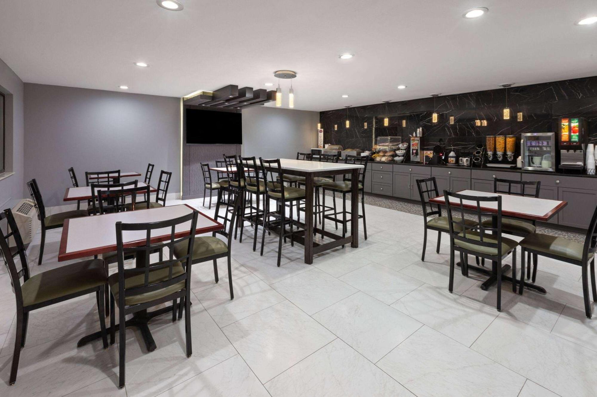 Hotel Baymont By Wyndham Warrenton Esterno foto