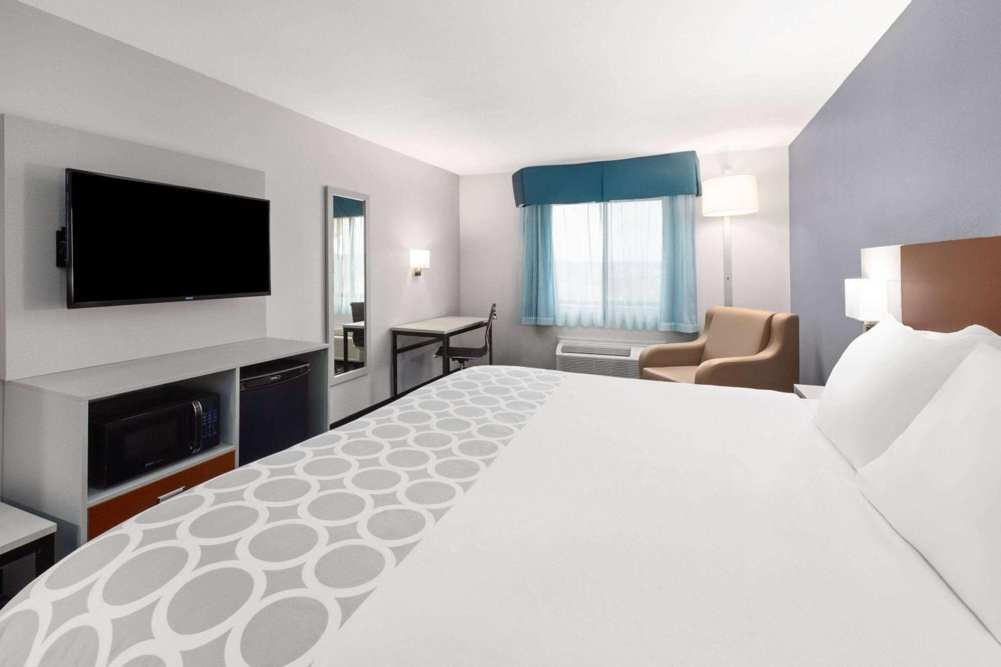 Hotel Baymont By Wyndham Warrenton Esterno foto