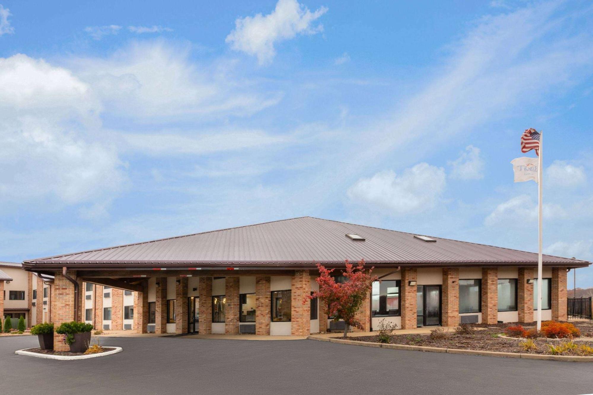 Hotel Baymont By Wyndham Warrenton Esterno foto